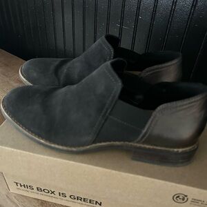 Clarks Black with brown trim ankle boots